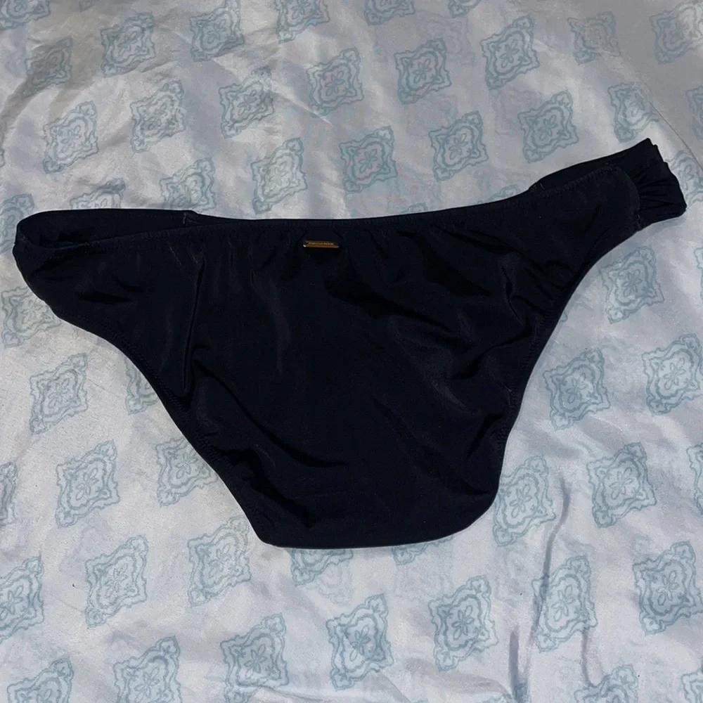 Victoria’s Secret - Picture 3 of 4